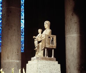 Maagd en Kind (sculptuur)