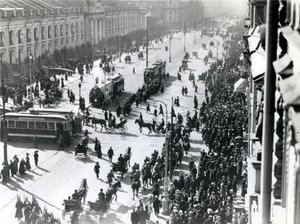 Demonstratie in St. Petersburg tegen het Lena-bloedbad in Siberië, april 1912 door Russian Photographer