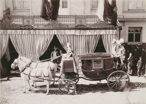 Koets arriveert bij het Huwelijk van Tsaar Nicolaas II (1868-1918) met Prinses Alexandra van Hessen (1872-1918), c.1896