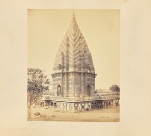 Benares; Sumeree-tempel in Ramnuggur, nader aanzicht door Samuel Bourne