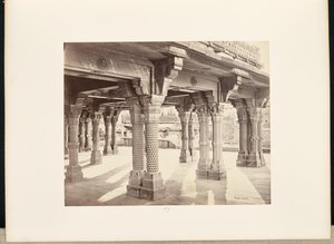 Futtypore Sikri; gesneden pilaren in de Panch Mehal