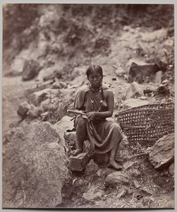 Lepcha vrouw (nummer 1908) door Samuel Bourne