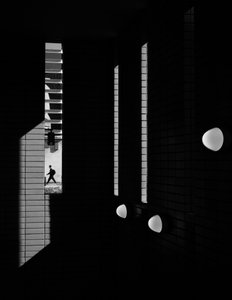 Man in schaduw en licht