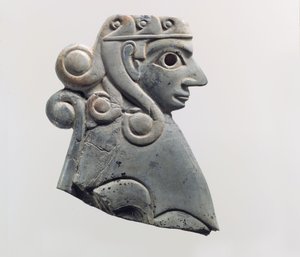 Meubelplaat: vrouwelijke sfinx met Hathor-stijl krullen, ca.18e eeuw v.Chr. (nijlpaardivoor) door School Anatolian