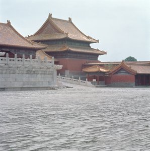 Paviljoen met dubbele dakrand en marmeren terras, Ming-dynastie door School Chinese