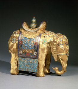 Beeld van een olifant, met emaille versieringen en koraal en turquoise cabochons, zadelkleed versierd met boeddhistische symbolen, Chien Lung Periode, c.1780 door School Chinese