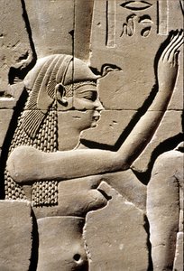 Oud Egypte, Wandbeeldhouwwerk, Godin Isis, Tempel van Horus, Edfu, 237 - 57 v.Chr. door School Egyptian