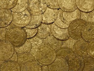 Complete Tudor goudschat, de Asthall Hoard, uit Asthall door School English