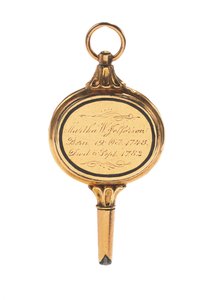 Memento Mori Gegraveerde Horlogesleutel, met Haarlok van Martha Wayles Jefferson, Frans of Engels, Laat 18e - Begin 19e Eeuw door School European