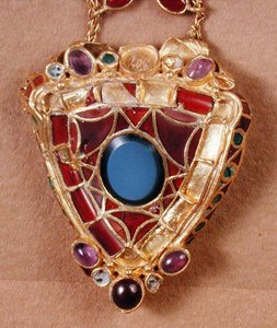 Broche met Indiase granaat en onyx, eind 4e eeuw door School German