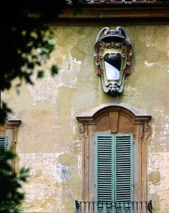 Detail van de zuidelijke gevel van Villa la Pietra door School Italian