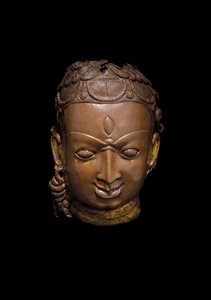 Repousse masker van Shiva, ca. 11e eeuw door School Nepalese