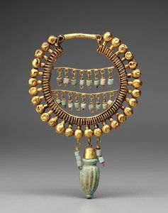 Oorbellen, 550-330 v.Chr. (goud en faience)