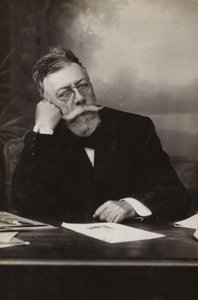 Angel Guimera (1845-1924), Spaans dramaturg (z/w foto) door Spanish Photographer