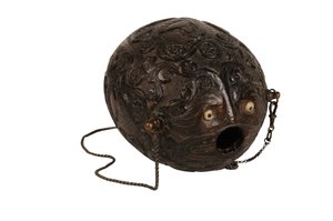 Gesneden kokosnoot poederfles bugbear, Spaans koloniaal, c.1800 door Spanish School