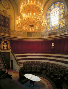 Interieur van het amfitheater van de Koninklijke Academie voor Geneeskunde, voormalig chirurgisch college opgericht in 1699, Barcelona, Spanje (foto) door Spanish School
