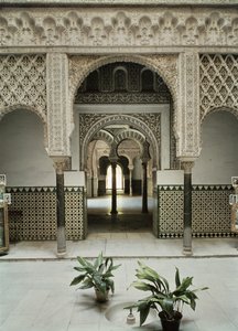 Patio de las Munecas, 12e-14e eeuw