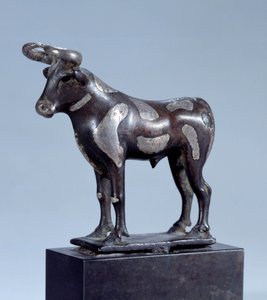 Kunst van Mesopotamië: Pie Taurus. Bronzen beeldhouwwerk ingelegd met zilver, circa 2500 v.Chr. Sumerische tijdperk Parijs, Musée du Louvre