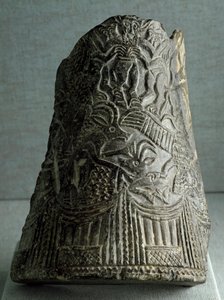 Soemerische beschaving: slangenvazenfragment uit Oost-Iran. Periode van het einde van de archaïsche dynastieën (2500 v.Chr.). Bagdad, Nationaal Irak Museum door Sumerian Sumerian