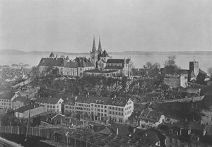 Neuchatel, Le Chateau et la Collegiale (zwart-wit foto)