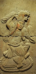 Terracotta stele met danser, Tang-dynastie (618-907), ontdekt in de provincie Shaanxi, Steles Forest Museum in Xian.