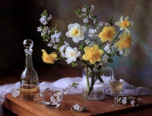 Stilleven met lente-narcissen