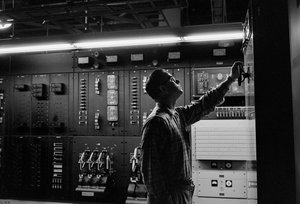Onderhoud van telefoonapparatuur bij PacTel, ook bekend als Pacific Telephone, in Bellingham