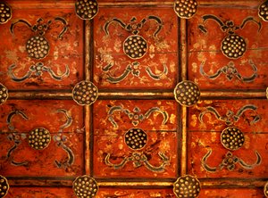 Plafond van de preekstoel bij Wat Phra That Lampang Luang