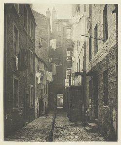 Close No. 75 High Street door Thomas Annan
