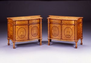 Een paar George III commodes door Thomas Chippendale