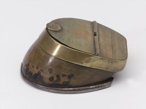 Inktpot van paardenhoef behorend tot Kapitein William Tyrwhitt Drake, Royal Horse Guards, ca. 1829 door Thomas Lee