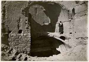 Grote donjon (qasr) van klooster, Aswan, Egypte, foto door Ugo Monneret de Villard door Ugo Monneret de Villard