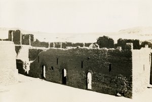 Onderdak in de lagere terrassen van het klooster van St Simeon, Aswan, Egypte, foto door Ugo Monneret de Villard door Ugo Monneret de Villard