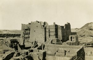 Klooster van St Simeon tijdens de restauratie, Aswan, Egypte, foto door Ugo Monneret de Villard door Ugo Monneret de Villard