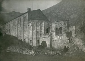 Gezicht op de abdij van San Pietro al Monte, Civate, Lombardije, Italië, foto door Ugo Monneret de Villard, circa 1910 door Ugo Monneret de Villard