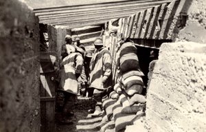 Nieuwe Italiaanse loopgraven, na de opmars in Oostenrijks gebied aan de rand van Selz, tijdens de Eerste Wereldoorlog, 04-07/1916 door Ugo Ojetti