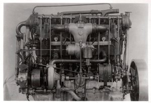 115 PS Daimler luchtschip motor van Zeppelin LZ 6, ca. 1909-1910, 1933