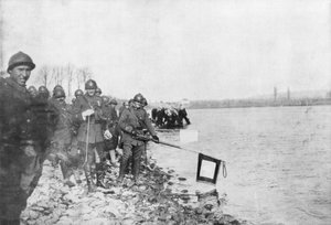 2e Marokkaanse divisie baadt zijn vlaggen in de Rijn, Huningue, Elzas, Frankrijk, 21 november 1918 door Unbekannt