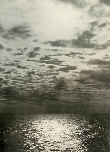 Een wolkeneffect voordat de zee bevroor, c1908 door Unbekannt