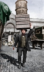 Een Covent Garden marktwerker, Londen, ca. 1922 door Unbekannt