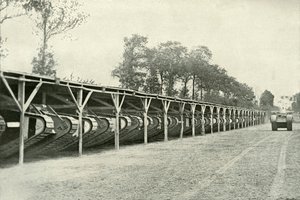 Een park van Britse tanks net achter de frontlinie, 1919
