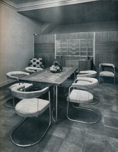 Een eetkamer set, met tafel en stoelen van stalen buis. Door Practical Equipment Ltd., van Londen door Unbekannt