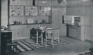 Een keuken ingericht en uitgerust door Heal & Son, Ltd. uit Londen, 1942