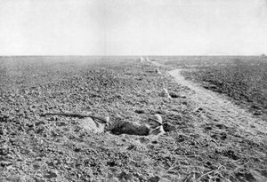 Een rij Franse infanterie schuttersputjes, 1918