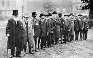 Een rij oude koetsiers, Londen, 1926-1927