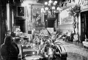 Een salon, Sandringham House, Norfolk, 1910 door Unbekannt