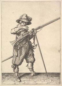 Een soldaat die op een lucifer blaast, uit de serie Musketiers, plaat 40, in Wapenhandelinghe van Ro...