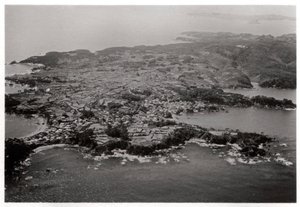 Luchtfoto van Oginohama, Japan, vanuit een Zeppelin, 1929-1933 door Unbekannt