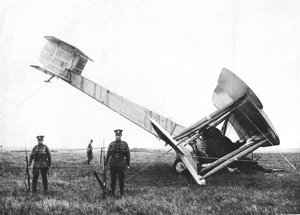 Vliegtuig van Alcock en Brown na het voltooien van de eerste non-stop trans-Atlantische vlucht, 1919 door Unbekannt