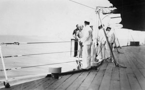 Amerikaanse acteur en filmregisseur Douglas Fairbanks Sr. aan boord van HMS Malaya, Venetië, Italië